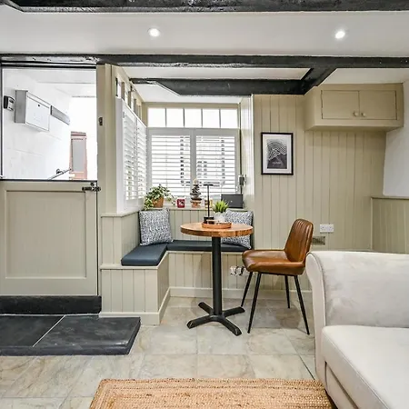 Luxury Couple's Getaway With River Views And Parking Polperro